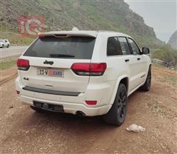 جیپ گراند شیرۆکی